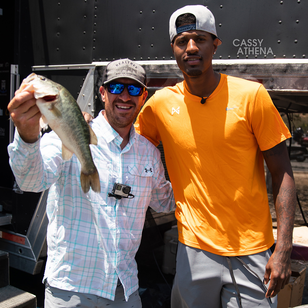 欧冠之夜法国海外球员表现：萨利巴尝试后腰，乌帕决定性（欧冠夜法籍旅欧亮点：萨利巴改打后腰，乌帕成关键先生）