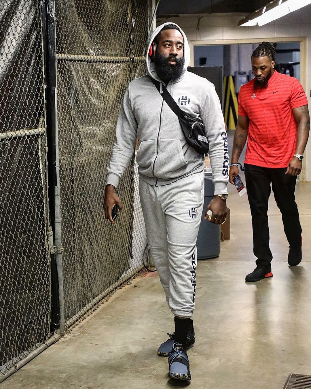 新任纽约市长是阿森纳球迷，采访中热情提及斯奎拉奇和沙马赫（纽约新市长自称阿森纳球迷，受访时热情谈起斯奎拉奇与沙马赫）