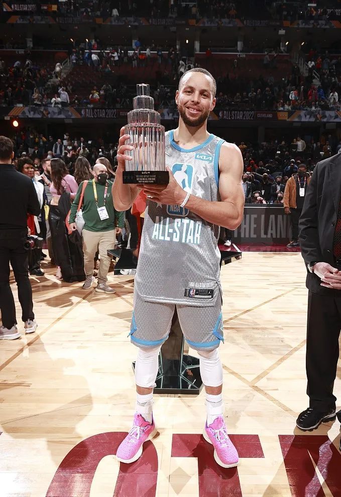 广州vs四川前瞻：郭艾伦有望复出冲首胜，四川或全华班出战（广州对阵四川前瞻：郭艾伦或迎复出冲赛季首胜，四川队可能全华班出击）