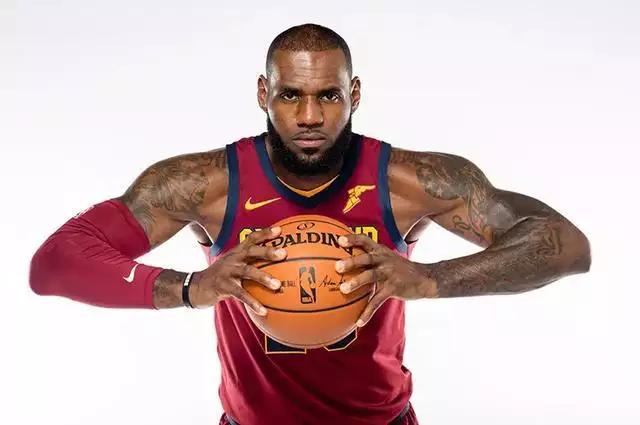NBA焦点战：凯尔特人逆转热火,（NBA重磅对决：凯尔特人上演逆转击败热火）