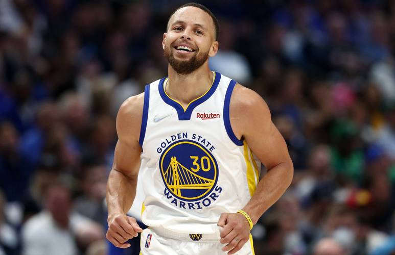 高效爆发！杜兰特17中11得到28分4篮板8助攻（状态火热！杜兰特17投11中砍下28分4篮板8助攻）