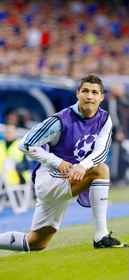 替补球员首秀即得分，成为焦点（替补登场首秀建功，瞬间抢镜）