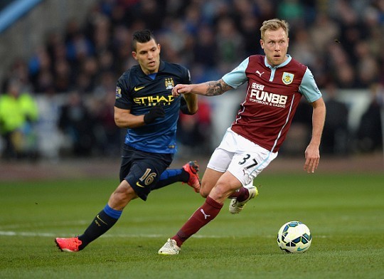 世界杯球票秒售罄，球迷抢票大战升级（世界杯门票瞬售一空，球迷抢票大战加剧）