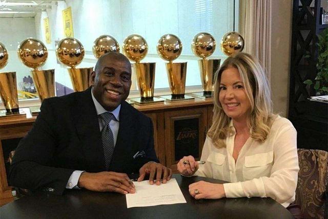 懂球帝12周年120大瞬间1／4决赛：德拜梅磊包揽，谁将杀出半区？（懂球帝12周年120大瞬间四分之一决赛：德拜梅磊包揽，谁能杀出这一半区？）