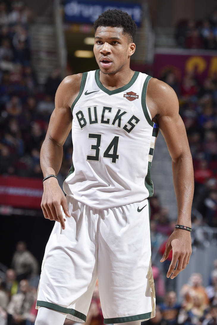 “混合脸谱”挑战来袭🔥是什么照片让小图拉姆笑出屏...（混合脸谱挑战上线：哪张照片让小图拉姆笑翻屏幕？）