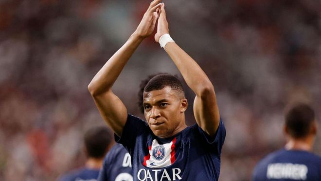 罗马诺：切尔西还没有与曼联谈加纳乔转会，预计8月进行（罗马诺：切尔西尚未与曼联就加纳乔转会接触，预计8月推进）