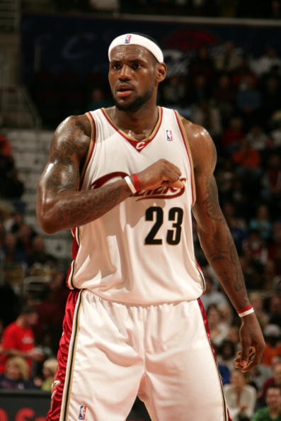 自威廉以来，埃斯特旺是首位连续3场欧冠进球的切尔西球员（埃斯特旺成为切尔西队自威廉之后首位在欧冠连续三场破门的球员）