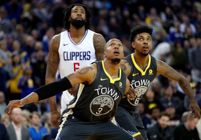 官方：明夏世界杯上下半场中段有强制补水时间，每次3分钟（官方宣布：明夏世界杯每半场中段设3分钟强制补水暂停）