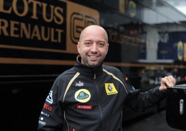 教练夸他“像黄金一样重要”（教练：他的重要性堪比黄金）