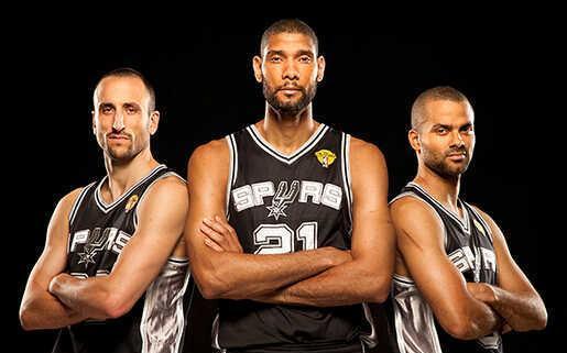 深圳新鹏城主帅陈涛观战曼城比赛，明日与城市集团同事会面（深圳新鹏城主帅陈涛现身曼城赛场，明日将与城市集团同事会晤）